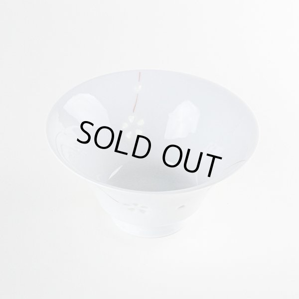 画像2: 【名入れ・名前入り】水晶彫花あそび（赤）茶碗 (2)