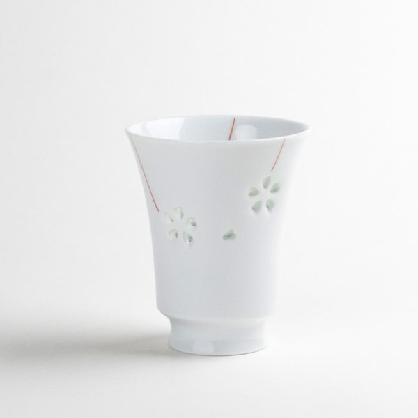 画像2: 【名入れ・名前入り】水晶彫花あそび(赤)湯呑 (2)