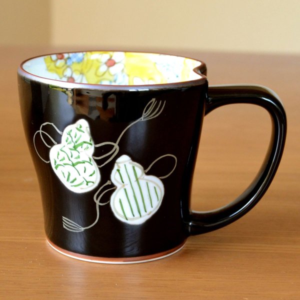 画像3: 還暦祝い 無病息災を願った縁起物ギフト 有田焼 マグカップ 六瓢色彩 緑 還暦熨斗・メッセージカード付き 木箱入り (3)