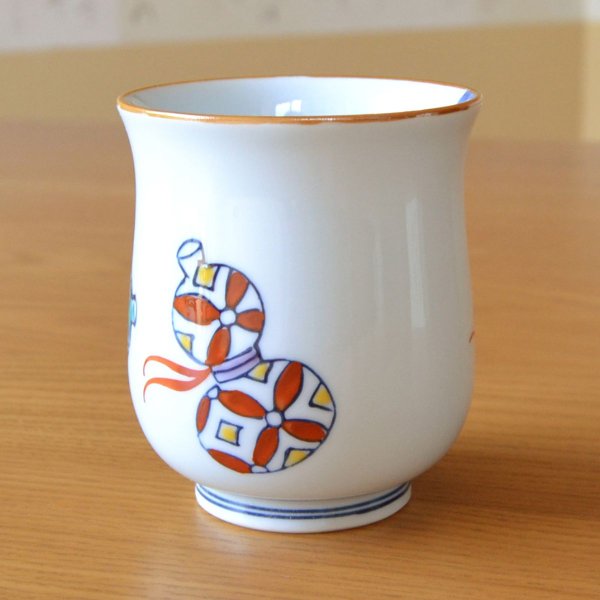 画像4: 傘寿 プレゼント 無病息災を願った縁起物ギフト 有田焼 湯呑み 鍋島六瓢 赤 メッセージカード付き・傘寿のし付き 木箱入り (4)