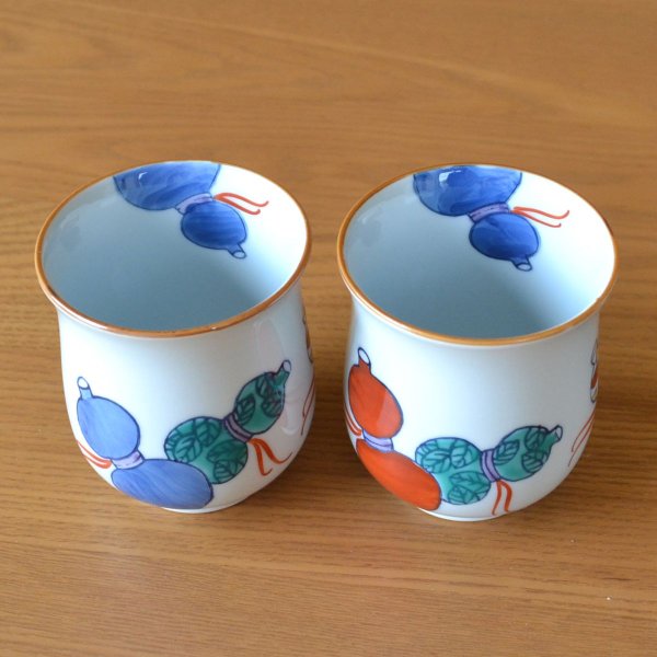 画像6: 米寿 プレゼント 無病息災を願った縁起物ギフト 有田焼 湯呑み ペア 夫婦湯呑 鍋島六瓢 メッセージカード付き・米寿のし付き 木箱入り (6)