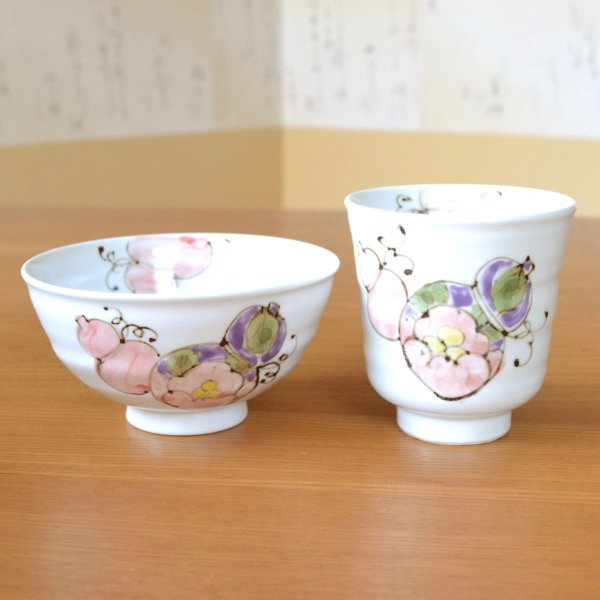 画像4: 米寿祝い 無病息災を願った縁起物ギフト 有田焼 湯呑み 茶碗 飯碗 セット 花六瓢 赤 メッセージカード付き・米寿のし付き 木箱入り (4)