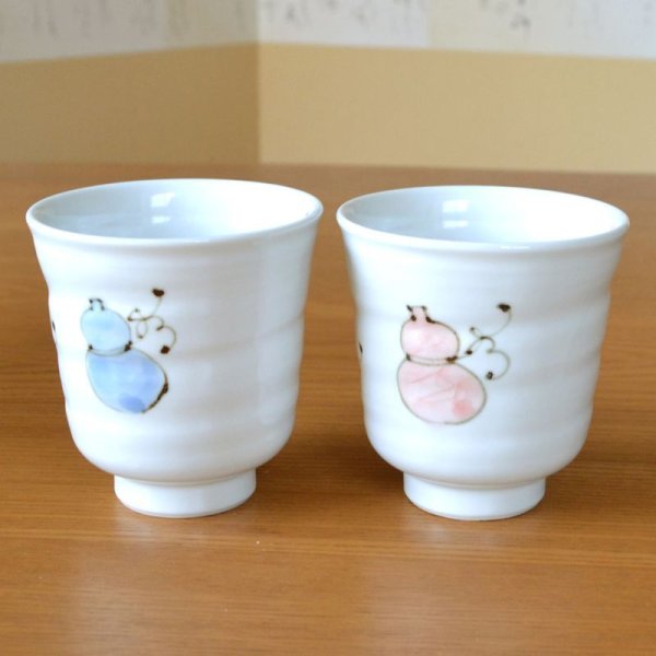 画像4: 白寿 お祝い 99歳 無病息災を願った縁起物ギフト 有田焼 湯呑み ペア 夫婦湯呑 花六瓢 白寿熨斗・メッセージカード付き 木箱入り (4)