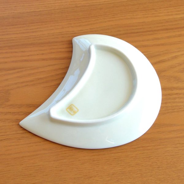 画像6: 日本のお土産 おみやげ 海外へのおみやげ 伝統工芸品 食器 有田焼 梅花びら白 和皿 セット 陶器 日本製 (6)