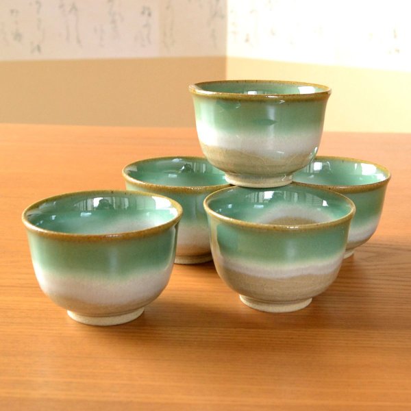 画像2: 開店祝い 開業祝い 湯呑みセット 来客用 有田焼 晩秋 煎茶碗 5客セット 御祝い熨斗付き 化粧箱入り (2)