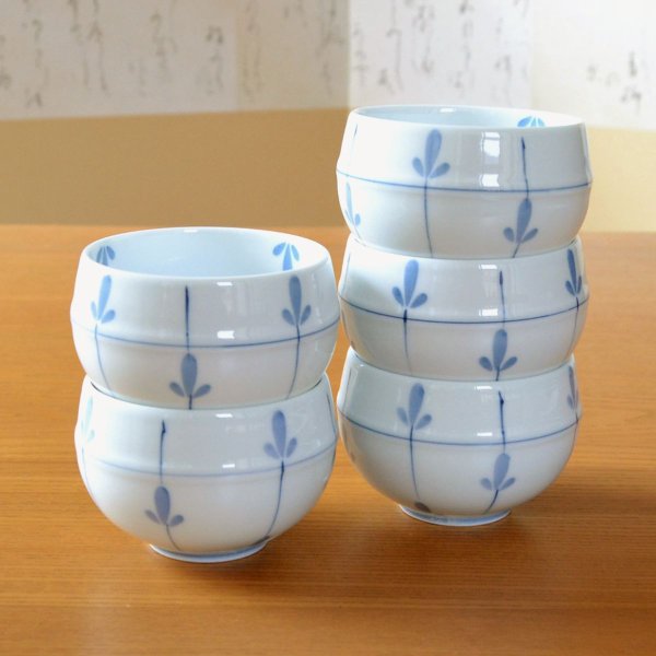 画像3: 開店祝い 開業祝い 湯呑みセット 来客用 有田焼 芽生 つぼ煎茶碗 5客セット 御祝い熨斗付き 化粧箱入り (3)