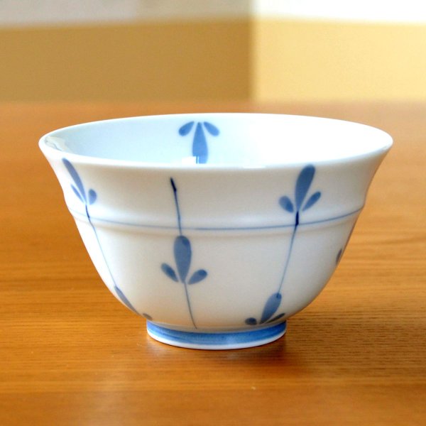 画像4: 開店祝い 開業祝い 湯呑みセット 来客用 有田焼 芽生 反煎茶碗 5客セット 御祝い熨斗付き 化粧箱入り (4)