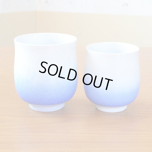 画像3: 退職祝い プレゼント 夫婦湯呑み ペアー 感謝を込めた木箱入りギフト 有田焼 藍染水滴 夫婦ゆのみ (3)