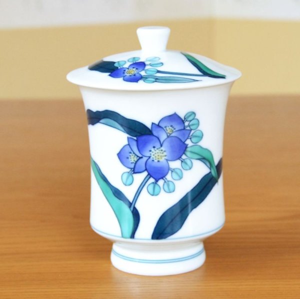 画像3: 退職祝い プレゼント 湯呑み 感謝を込めた木箱入りギフト 有田焼 伊万里焼 畑萬陶苑 色鍋島露草 青 蓋付き湯呑み (3)