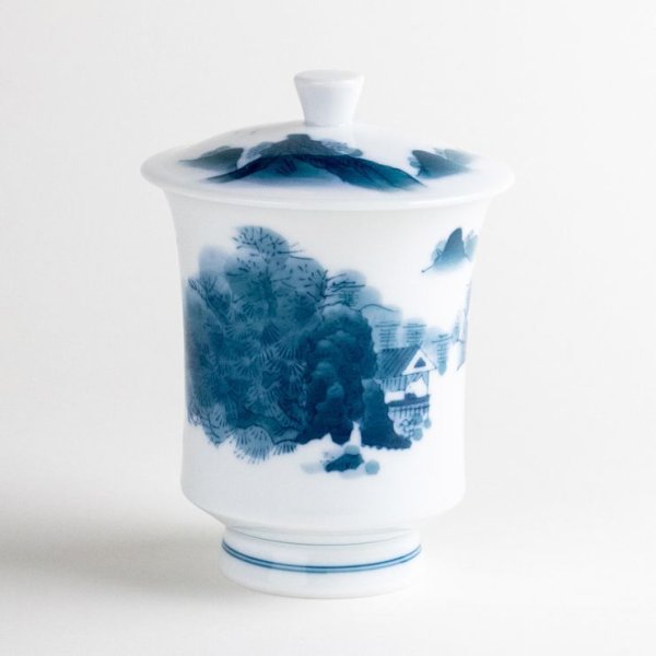 画像3: 退職祝い プレゼント 湯呑み 感謝を込めた木箱入りギフト 有田焼 伊万里焼 畑萬陶苑 鍋島山水 蓋付き 湯のみ 大 (3)