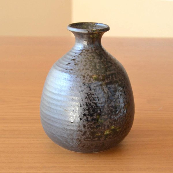 画像4: 退職祝い 酒器セット とっくり おちょこ セット 陶器 日本酒用 おしゃれ 有田焼 徳利１個 ぐい呑み２個セット 炎華 感謝を込めた木箱入りギフト (4)