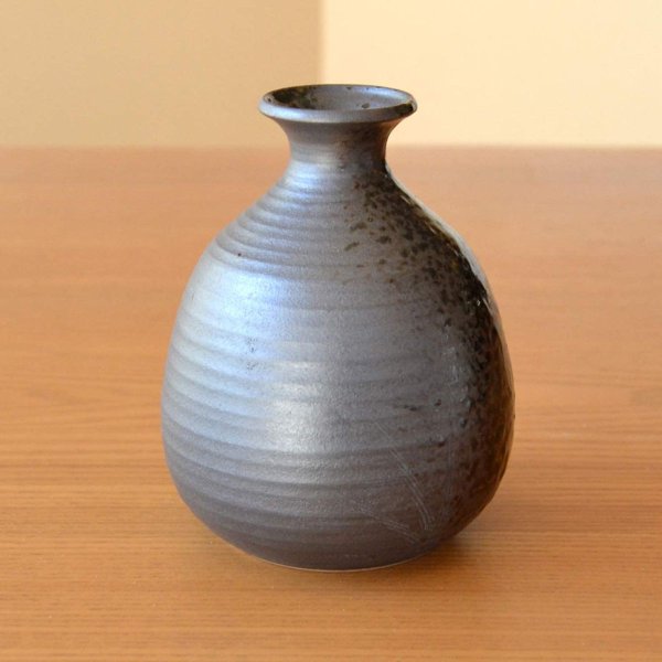 画像5: 退職祝い 酒器セット とっくり おちょこ セット 陶器 日本酒用 おしゃれ 有田焼 徳利１個 ぐい呑み２個セット 炎華 感謝を込めた木箱入りギフト (5)