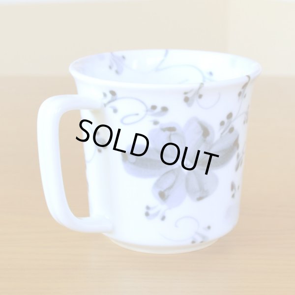 画像4: お礼の品 ギフト プレゼント 退職 栄転 転勤 卒業 感謝をこめて カード付き 軽いマグカップ 有田焼 電子レンジ対応 軽々 軽量 藍の花 ギフト箱入り (4)