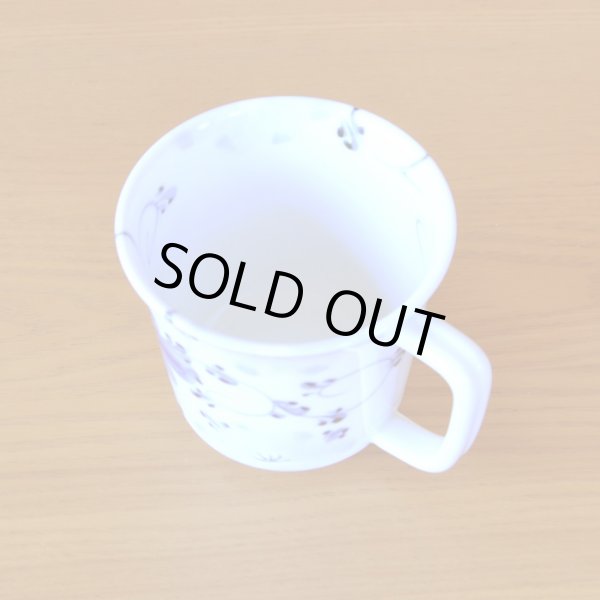 画像5: お礼の品 ギフト プレゼント 退職 栄転 転勤 卒業 感謝をこめて カード付き 軽いマグカップ 有田焼 電子レンジ対応 軽々 軽量 藍の花 ギフト箱入り (5)