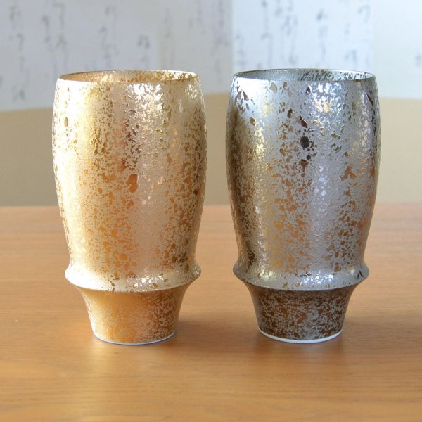 画像3: 初任給 プレゼント 感謝を込めた木箱入りギフト 両親 おじいちゃん おばあちゃん ビールグラス ペアー 有田焼 ジパング/銀彩 プレミアム ビアグラス 2個セット (3)