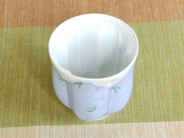 画像3: 【名入れ・名前入り】華の舞(紫) 桜湯呑(木箱入) (3)