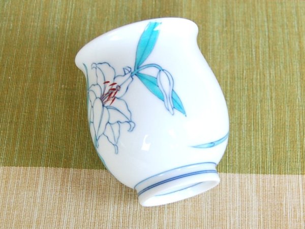 画像3: 【名入れ・名前入り】白カサブランカ 湯呑（木箱入） (3)