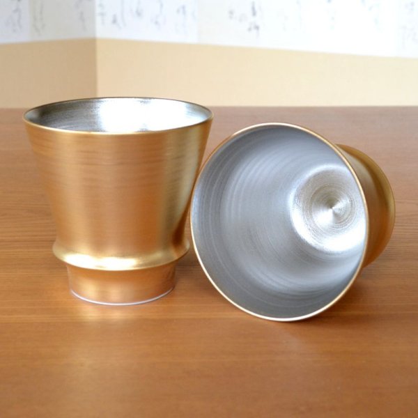 画像4: 金婚式 プレゼント 有田焼 焼酎グラス ペアー 金閣 のし・メッセージカード付き 木箱入り (4)