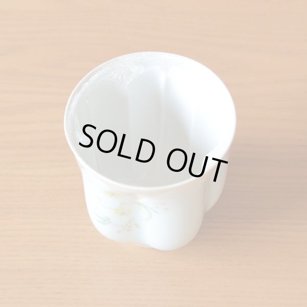 画像4: 名入れ 百寿祝い 百歳 男性 プレゼント 桜の花びら形になる 湯呑み 有田焼 華の舞 薄緑 メッセージカード付き 長寿の木箱入り (4)