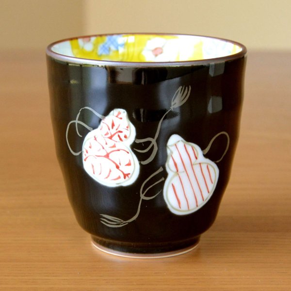 画像3: 名入れ 傘寿祝い プレゼント 無病息災を願った縁起物ギフト 有田焼 湯呑み 六瓢色彩 赤 メッセージカード付き・傘寿のし付き 木箱入り (3)