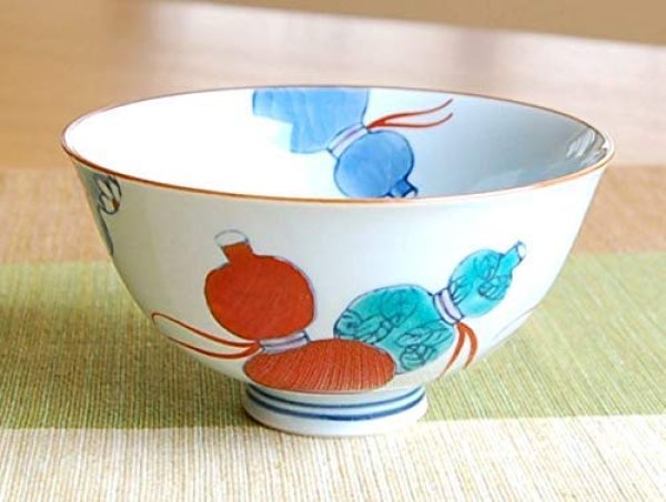 画像4: 名入れ 退職祝い プレゼント 夫婦茶碗 飯碗 ペアー 感謝を込めた退職ギフト 無病息災 鍋島六瓢 有田焼 日本製 贈答用 (4)