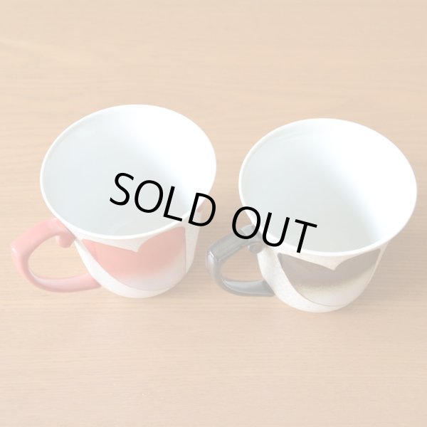 画像4: 結婚祝い プレゼント 有田焼 マグカップ ペアー ハート 赤・黒 のし・メッセージカード付き (4)