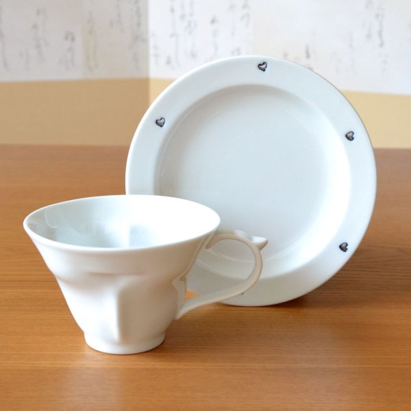 画像3: 結婚祝い プレゼント 有田焼 ハートの形が浮かび上がる コーヒー カップ＆ソーサー ペアー ハートinクローバー 青 赤 のし・メッセージカード付き (3)