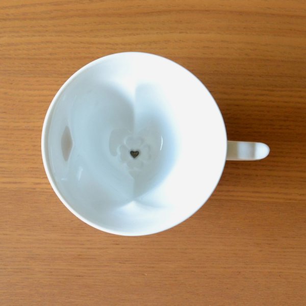 画像9: 結婚祝い プレゼント 有田焼 ハートの形が浮かび上がる コーヒー カップ＆ソーサー ペアー ハートinクローバー 青 赤 のし・メッセージカード付き (9)